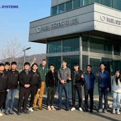 Commemorative Photo of Daeil Systems' Visit to VEC